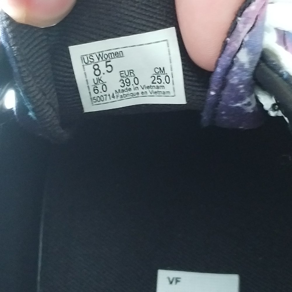 Vans - Picture 2 of 6